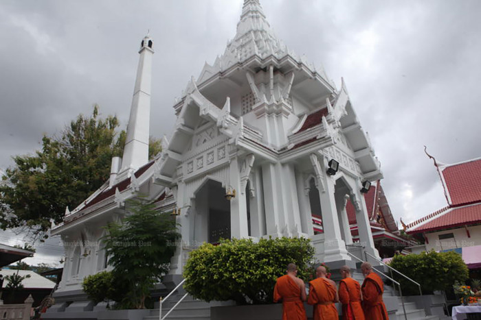 Похоронный агент привез гроб к бензоколонке после отказа в топливе