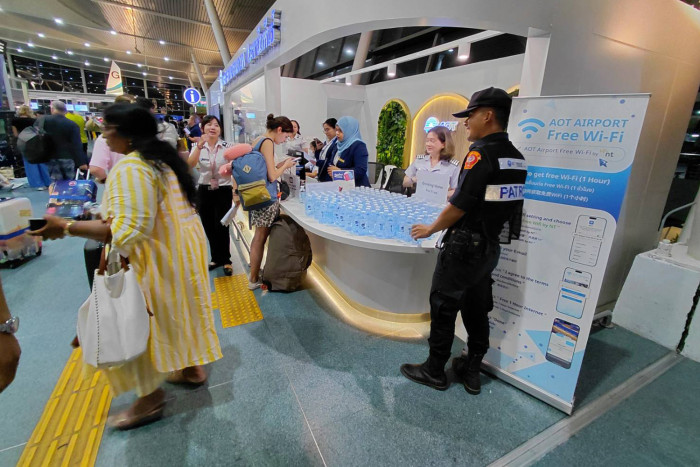 Пхукет планирует помощь туристам, застрявшим из-за сбоев в авиасообщении