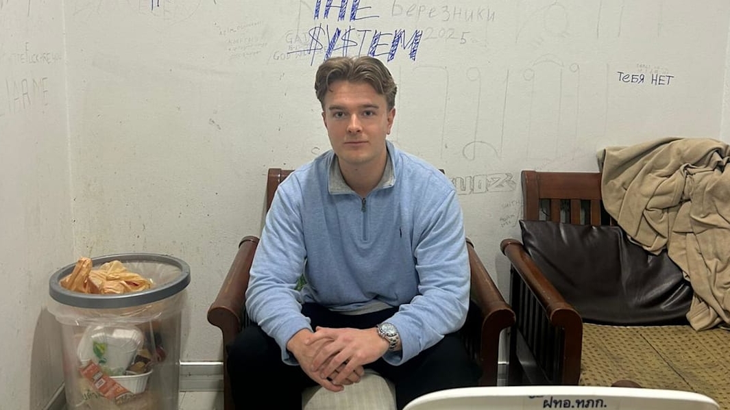 Иммиграционные проблемы в Таиланде: Турист из Норвегии задержан в аэропорту Пхукета из-за поврежденного паспорта