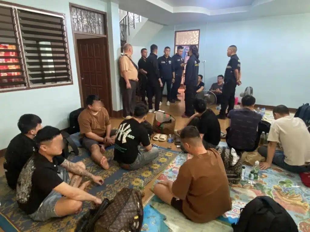 Иммиграционная полиция Чианграя задержала 11 граждан Китая за незаконное пересечение границы